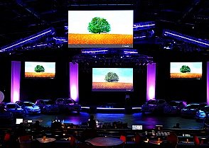 3 nové LED obrazovky TCi-6 SMD v kongresovém sále - Bobycentrum